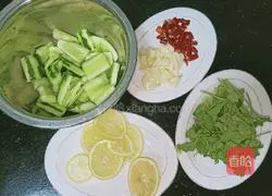 Illustration of how to make chicken feet with vinegar and lemon 4