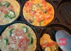 Illustration of how to make tomato okra egg pancake 5 