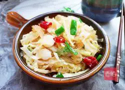 Illustration of how to make stir-fried vermicelli with cabbage 15
