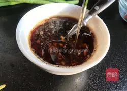 Illustration of how to make garlic beans 4