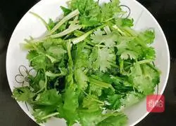 Illustration of how to make cold lotus root 8