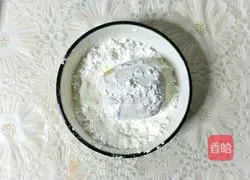 The gorgeous transformation of small potatoes.Illustration of how to make fish-flavored small potatoes 2