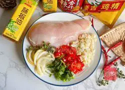 Illustration of how to make spicy and sour shredded chicken 1