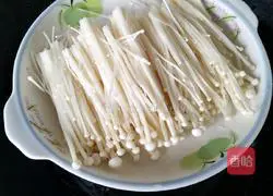 Illustration of how to make garlic mushrooms 2