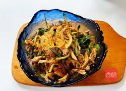 Illustration of how to make cucumber mixed with shredded chicken 11