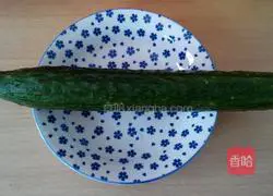 Illustration of how to pat cucumbers 1