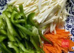 Illustration of how to stir-fry fine dried shreds 1