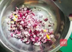 Illustration of how to make spicy mushroom sauce 4