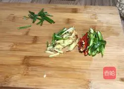 Illustration of how to make green stir-fried lotus root 2