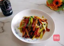 Illustration of how to make fried celery and dried celery 8