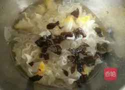 Illustration of how to make cold ears 2