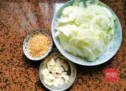 Illustration of how to make fried pumpkin with dried shrimps 2