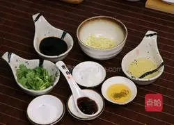 Illustration of how to make cold cucumber 3