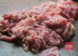 Illustration of how to make beef with coriander 2