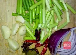 Illustration of how to make braised beans in oil 2