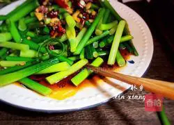 Illustration of how to make spicy garlic moss 10