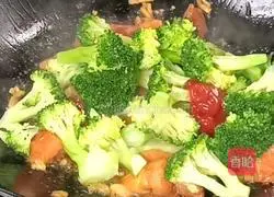 Illustration of how to make broccoli in tomato sauce 8