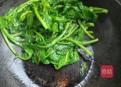 Illustration of how to make stir-fried rapeseed hearts 5