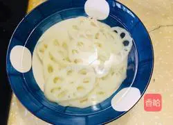 Illustration of how to make garlic and lotus root slices 2