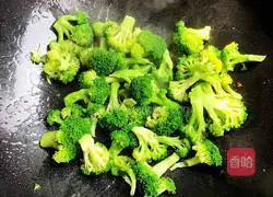 Illustration of Homemade Garlic Broccoli 5