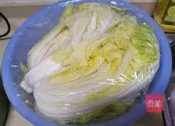 Illustration of how to make spicy cabbage 1