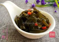 Illustration of how to make spicy kelp shreds 9