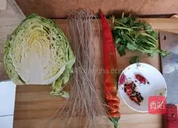 Illustration of how to make cabbage and vermicelli meet 1