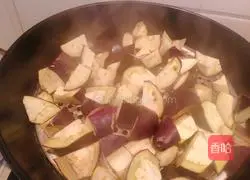 Illustration of how to make braised eggplant with sauce 1