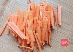 Illustration of how to make fried shredded lettuce 5