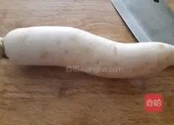 Illustration of how to make shredded radish with scallion oil on the tip of the tongue 1