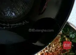  Illustration of how to make cold chrysanthemum 5