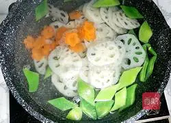 Kuaishou Lotus Pond Stir-fried Recipe Illustration 2