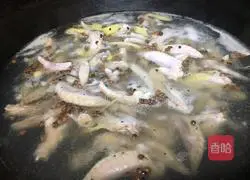 Illustration of Internet celebrity lemon chicken feet recipe 3