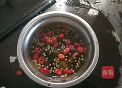 Illustration of how to make stir-fried pepper and cabbage 5