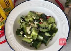 Illustration of how to make rattan-flavored cucumber 8