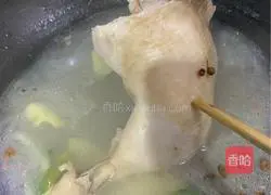 Illustration of how to make saliva chicken 3