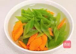 Illustration of how to make stir-fried lettuce 4