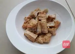 Illustration of how to make Bazhenwang cumin crispy tofu 5