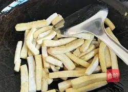 Illustration of how to make fried tofu with garlic 7