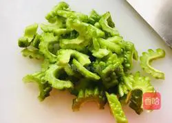 Illustration of how to make cold bitter melon 2