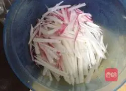 Illustration of how to make radish and cucumber 2