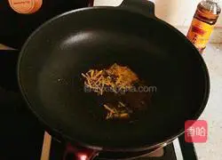 Illustration of how to make stir-fried bean sprouts 3