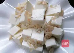 Illustration of how to make egg and tofu soup 3