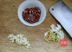 Illustration of how to make stir-fried green beans 1