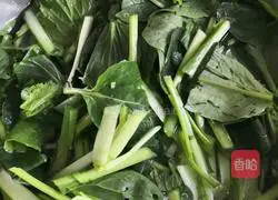 Illustration of how to make shrimp skin cabbage 1