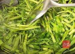 Illustration of stir-fried water spinach 8