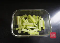  Illustration of how to make cold lettuce 4