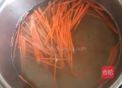 Illustration of how to make cabbage, bean sprouts, bean skin and carrots 2