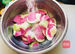 Illustration of how to make raw radish skin 4