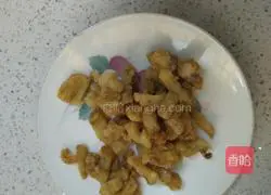 Stir-fried pork dregs Cabbage recipe illustration 2